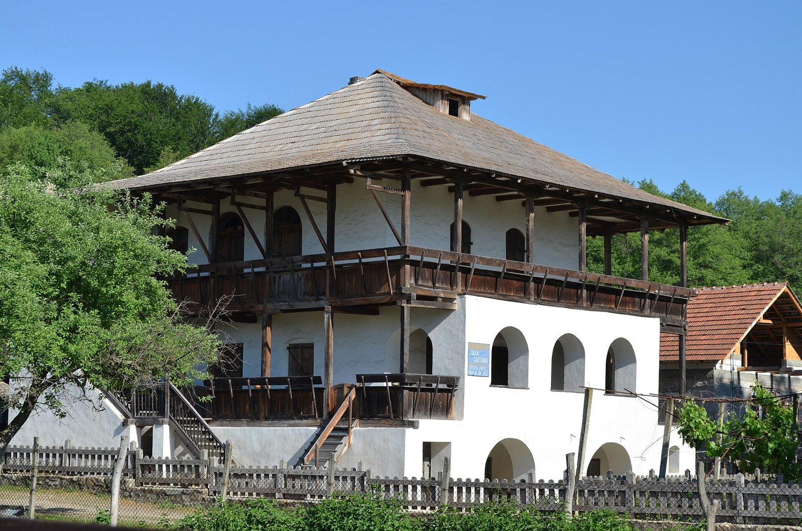 Gorjul, din casă în casă